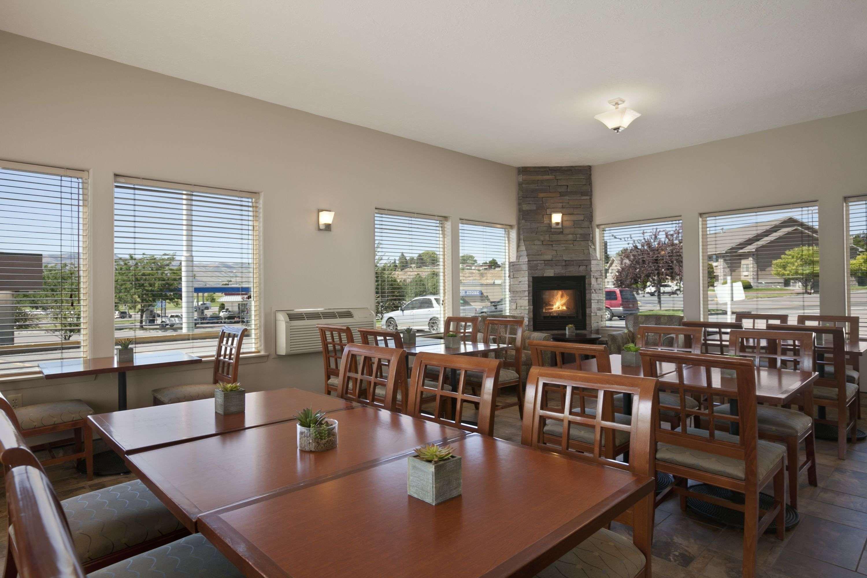 Super 8 By Wyndham Pocatello Hotel Exterior photo